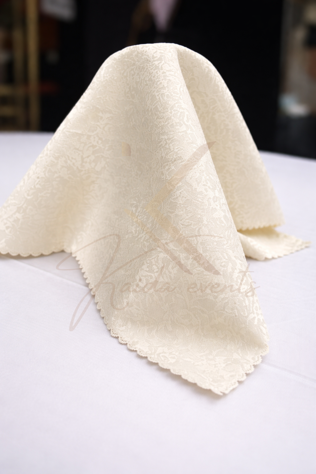 Serviette de table beige motif