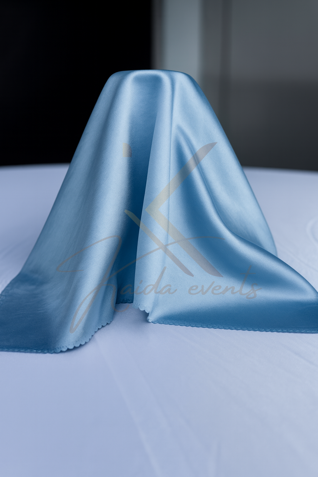 Serviette de table bleu ciel satinée