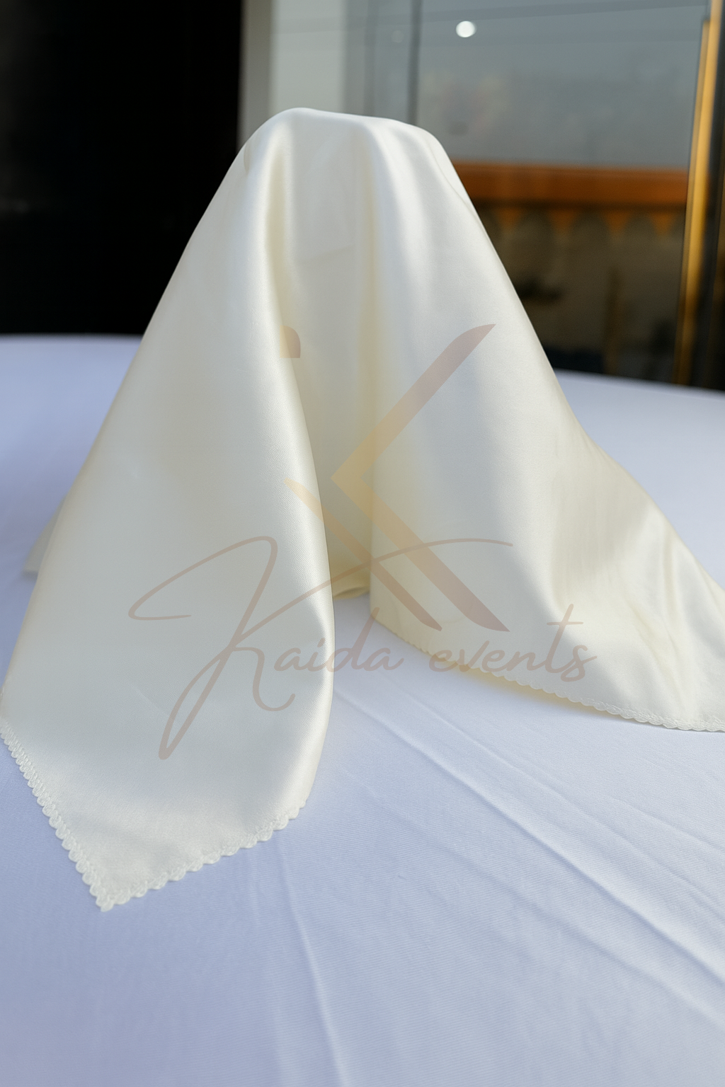 Serviette de table crème satinée