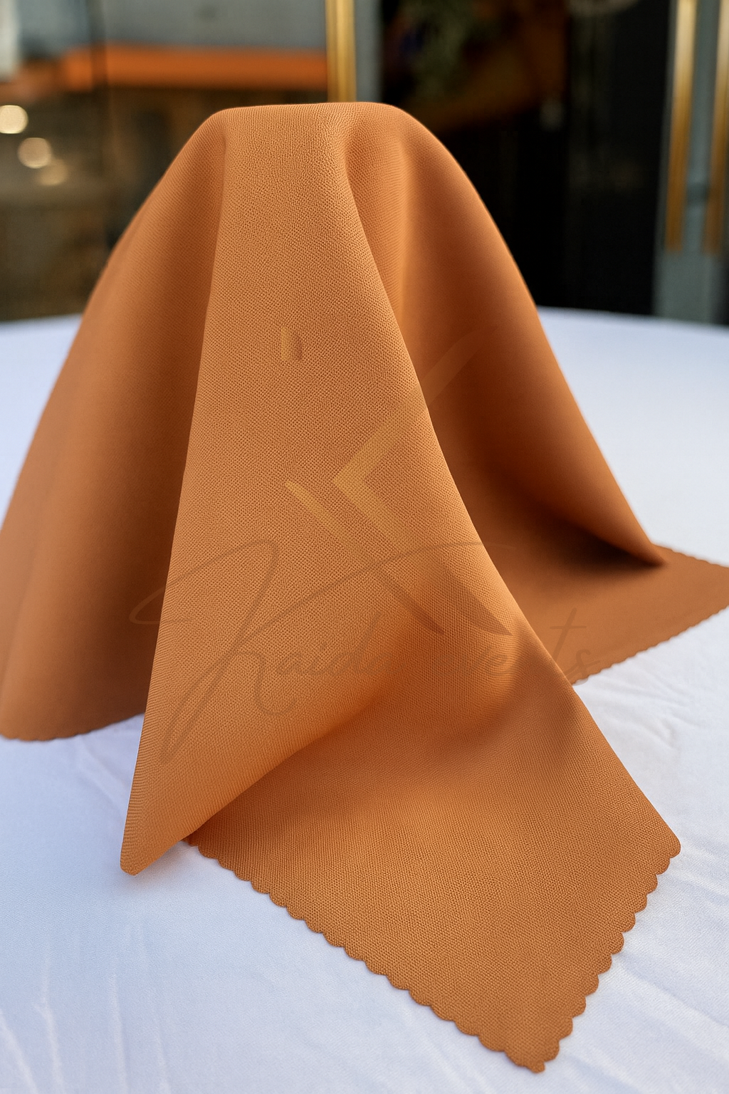 Serviette de table marron clair sans motif