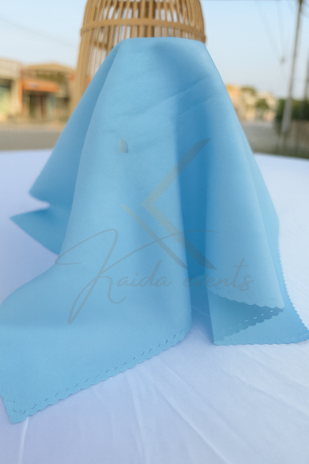Serviette de table bleu ciel sans motif