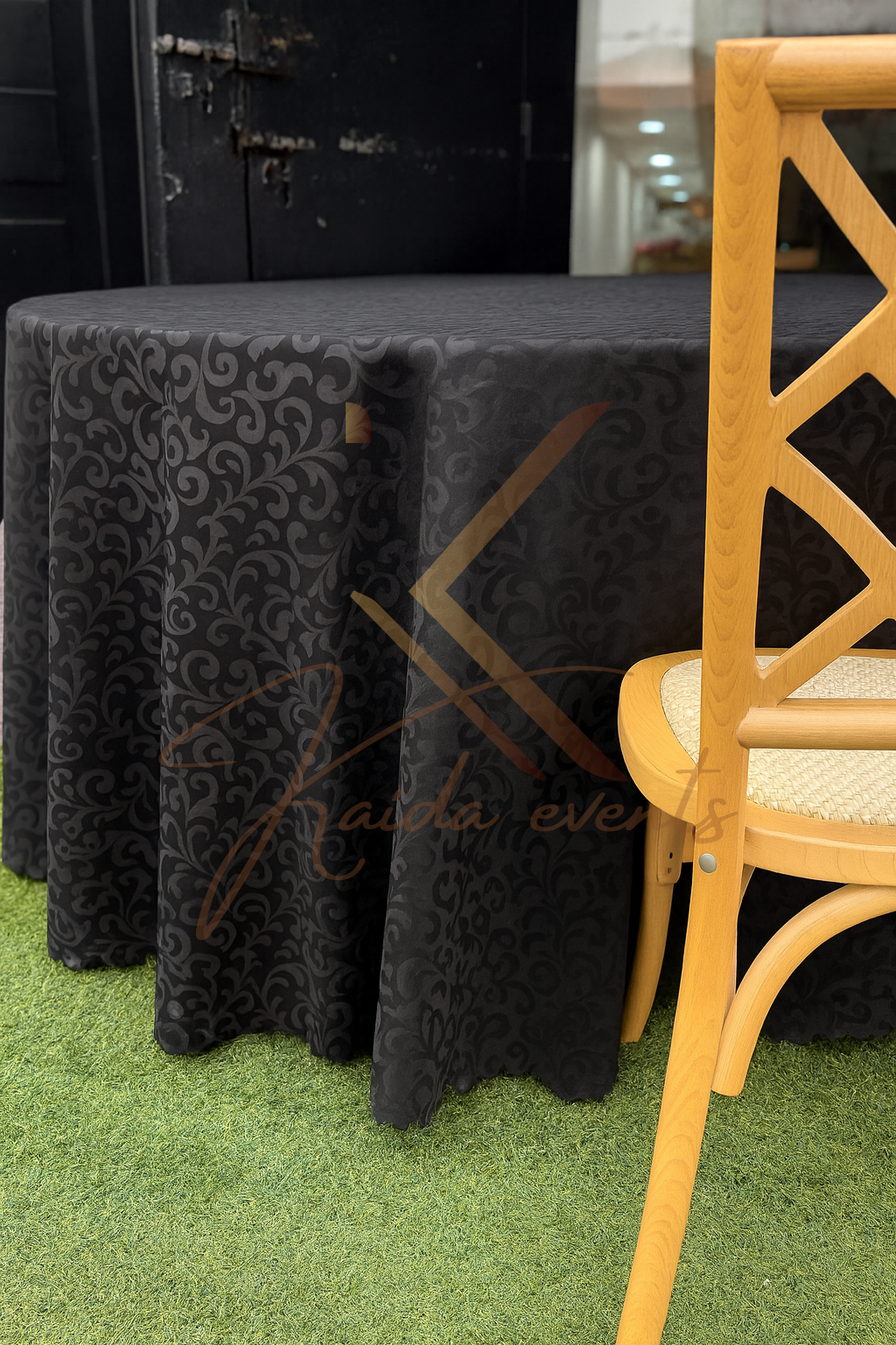 Nappe ronde noire motif
