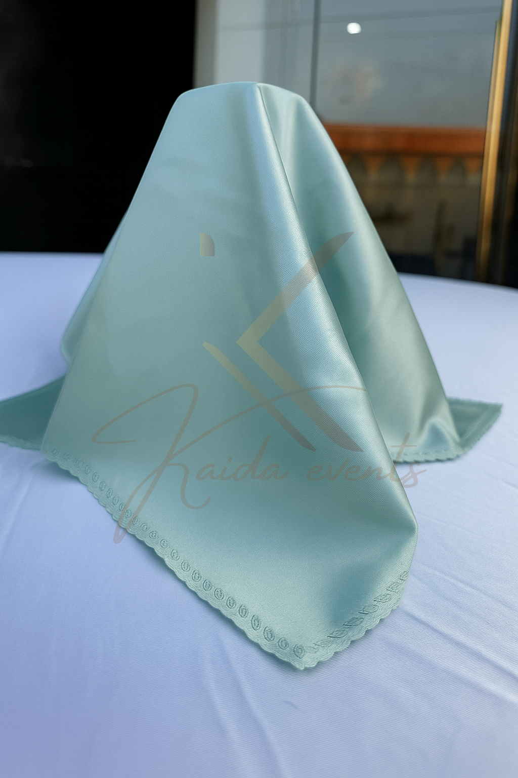 Serviette de table vert sauge satinée